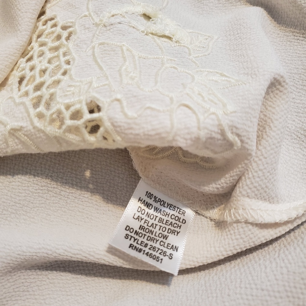 Monteau Embroidered Ivory Shortsleeve Blouse - Picture 5 of 5